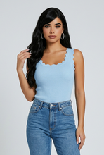 Lade das Bild in den Galerie-Viewer, TOP `Sweet Waves´, baby blue
