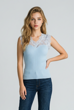 Lade das Bild in den Galerie-Viewer, TOP `Elegant Lace´ (ärmellos), baby blue

