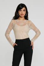 Lade das Bild in den Galerie-Viewer, TOP `Elegant Lace´, beige
