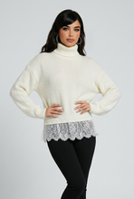 Lade das Bild in den Galerie-Viewer, PULLOVER `Lace´ (Rollkragen), weiß

