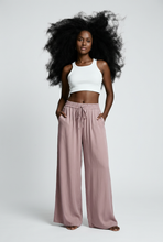 Lade das Bild in den Galerie-Viewer, HOSE Silky (Wide Leg), rosa
