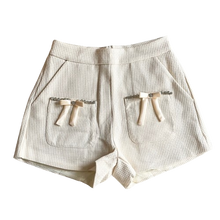 Lade das Bild in den Galerie-Viewer, SHORTS `Paris´ (Tweed), beige
