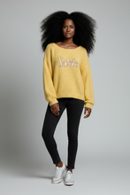 Lade das Bild in den Galerie-Viewer, PULLOVER `Adore´, citrus
