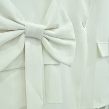 Lade das Bild in den Galerie-Viewer, BLAZER `Bow´, weiß
