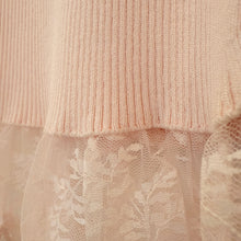 Lade das Bild in den Galerie-Viewer, TOP `Lace Details´ (Schößchen), soft rose
