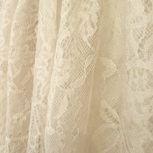 Lade das Bild in den Galerie-Viewer, BLUSE `Attrappe´, (Spitze) beige
