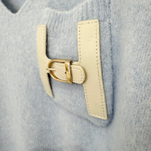Lade das Bild in den Galerie-Viewer, PULLOVER `Cool Detail´, baby blue
