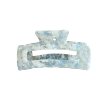 Lade das Bild in den Galerie-Viewer, HAIRCLIP `Marmor´ (10 cm), baby blue
