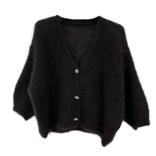 Lade das Bild in den Galerie-Viewer, CARDIGAN `Glammy Cloud´, chocolate
