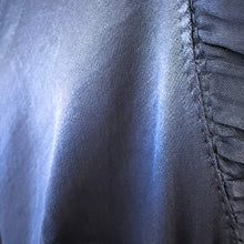 Lade das Bild in den Galerie-Viewer, TOP Little Ruffles, navy blue
