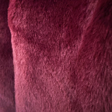 Lade das Bild in den Galerie-Viewer, WESTE `Kuddle me´, burgundy
