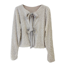 Lade das Bild in den Galerie-Viewer, TOP `Glammy with Bows´, crème
