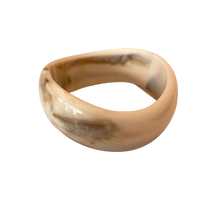 Lade das Bild in den Galerie-Viewer, ARMREIF Statement, beige
