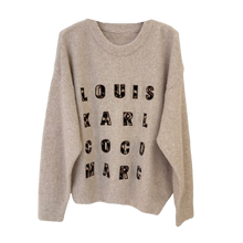 Lade das Bild in den Galerie-Viewer, PULLOVER `Louis Karl Coco Mark´, beige

