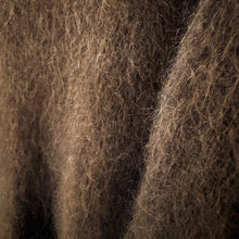 Lade das Bild in den Galerie-Viewer, PULLOVER `Cloud´, espresso
