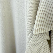 Lade das Bild in den Galerie-Viewer, TOP `Sweet Basic´ (Feinstrick/Volants), beige
