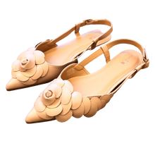 Lade das Bild in den Galerie-Viewer, SLINGBACKS `Camelia´, beige
